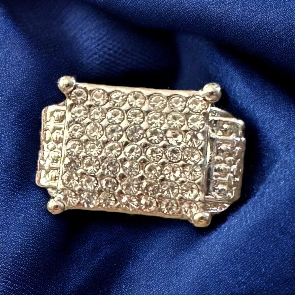 NWOT Intricate Silver Filigree Ring with Geometric Patterns